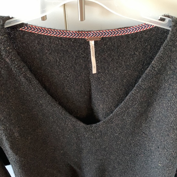 Cozy oversized Free People sweater with fringe, size S - Picture 2 of 9